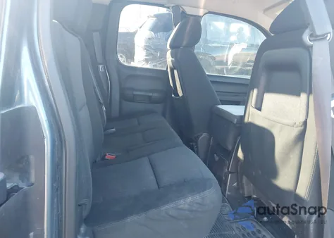 2013 Chevrolet Silverado 1500 Crew Cab z USA, uszkodzony, nr VIN 1GCRCSE09DZ378712